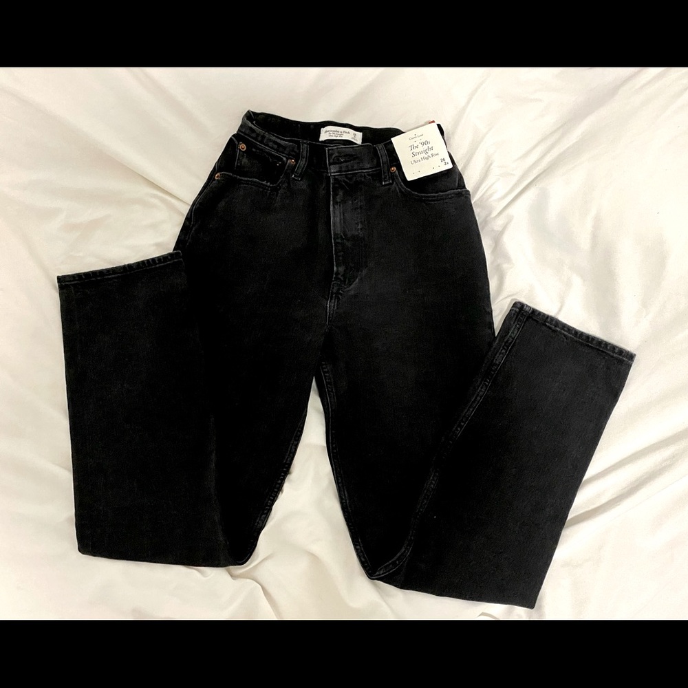 Abercrombie & Fitch ‘90s curve love Ultra High rise straight jeans